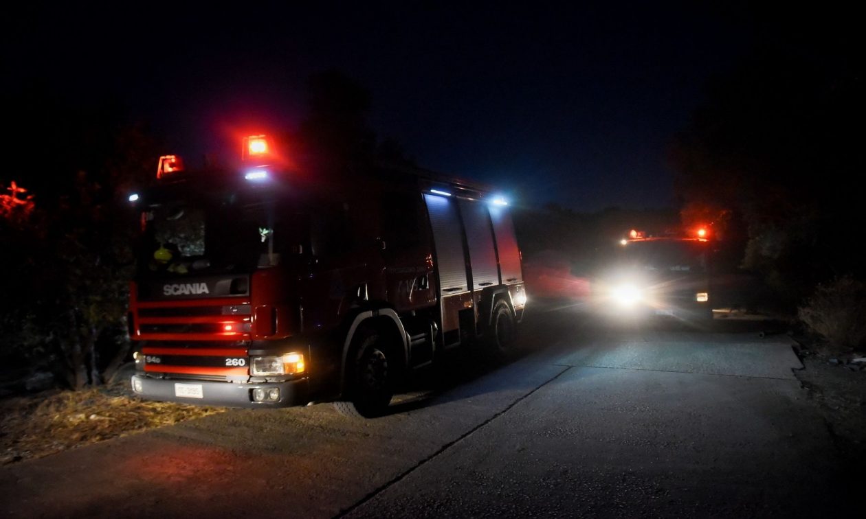 Πυροσβεστική:-Υπό-μερικό-έλεγχο-η-φωτιά-στου-Φιλοπάππου