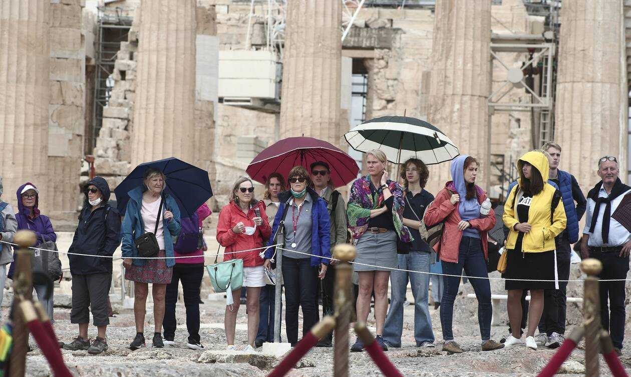 Κόλαφος-το-fortune-για-τον-υπερτουρισμό-στην-Αθήνα-–-Κάθε-τουρίστας-αφήνει-μόλις-0,40-λεπτά