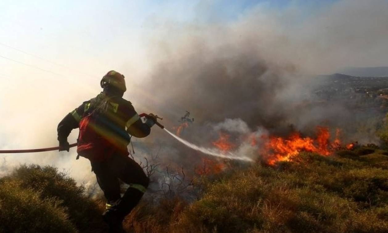 Φωτιά-στα-Βίλια:-Προληπτική-εκκένωση-κατασκήνωσης-στον-Δήμο-Ασπροπύργου