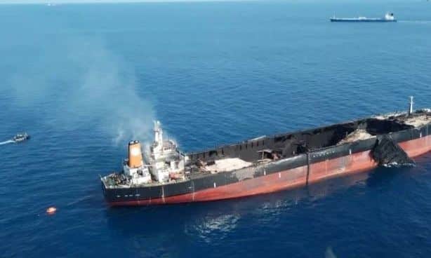 Μαλαισία:-Δεξαμενόπλοιο-συγκρούστηκε-με-δεξαμενόπλοιο-–-Πυρκαγιά-στο-σημείο-του-ατυχήματος