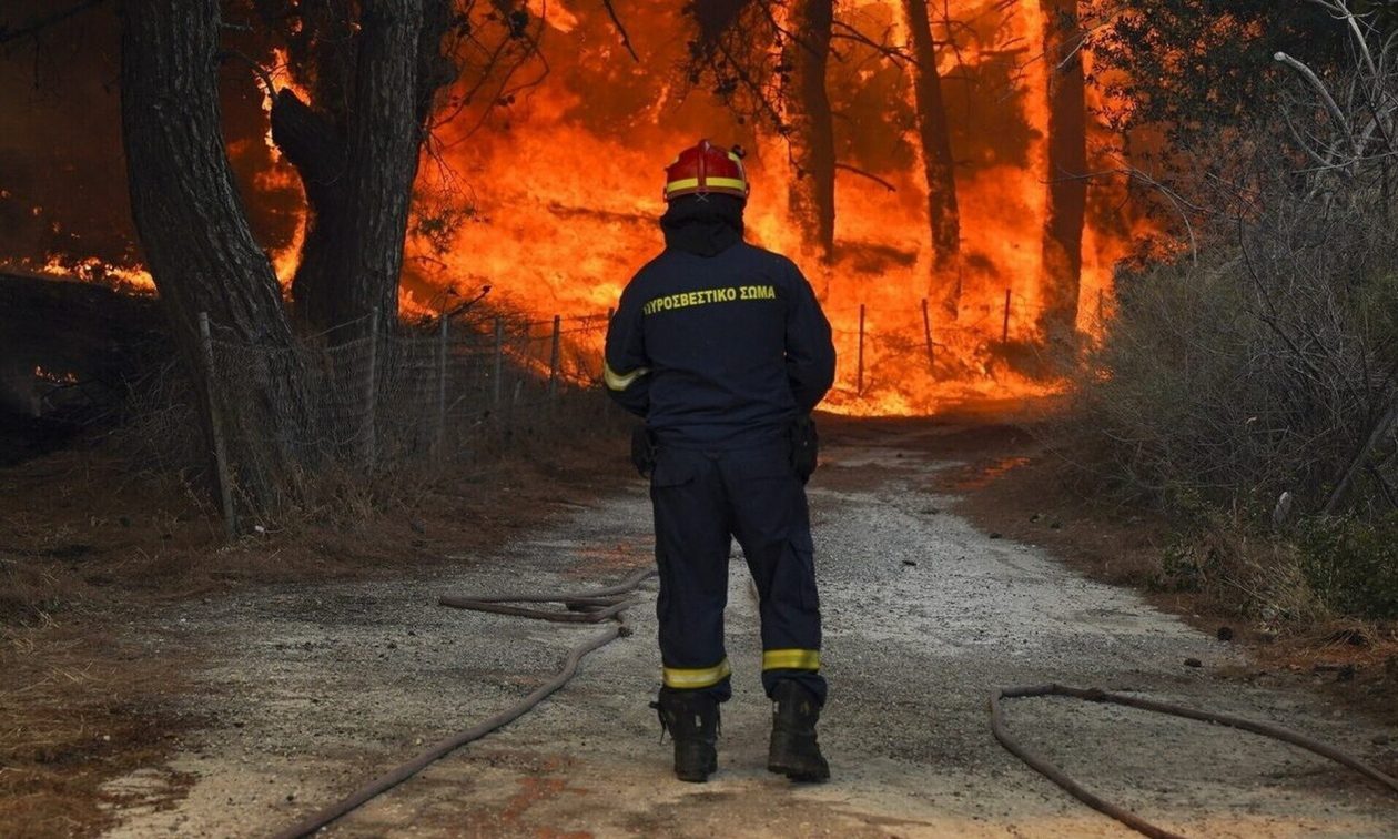 Πυροσβεστική:-27-αγροτοδασικές-πυρκαγιές-μέσα-σε-24-ώρες-–-Πολύ-υψηλός-κίνδυνος-πυρκαγιάς-σήμερα