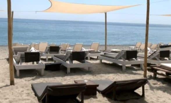 Χαλκιδική:-Υπάλληλος-beach-bar-έσκασε-τα-λάστιχα-αυτοκινήτου-κλιμακίου-του-ΣΔΟΕ