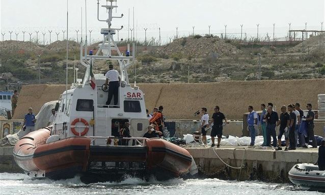 Ιταλία:-Ανετράπη-πλεούμενο-που-μετέφερε-μετανάστες-στην-Λαμπεντούζα