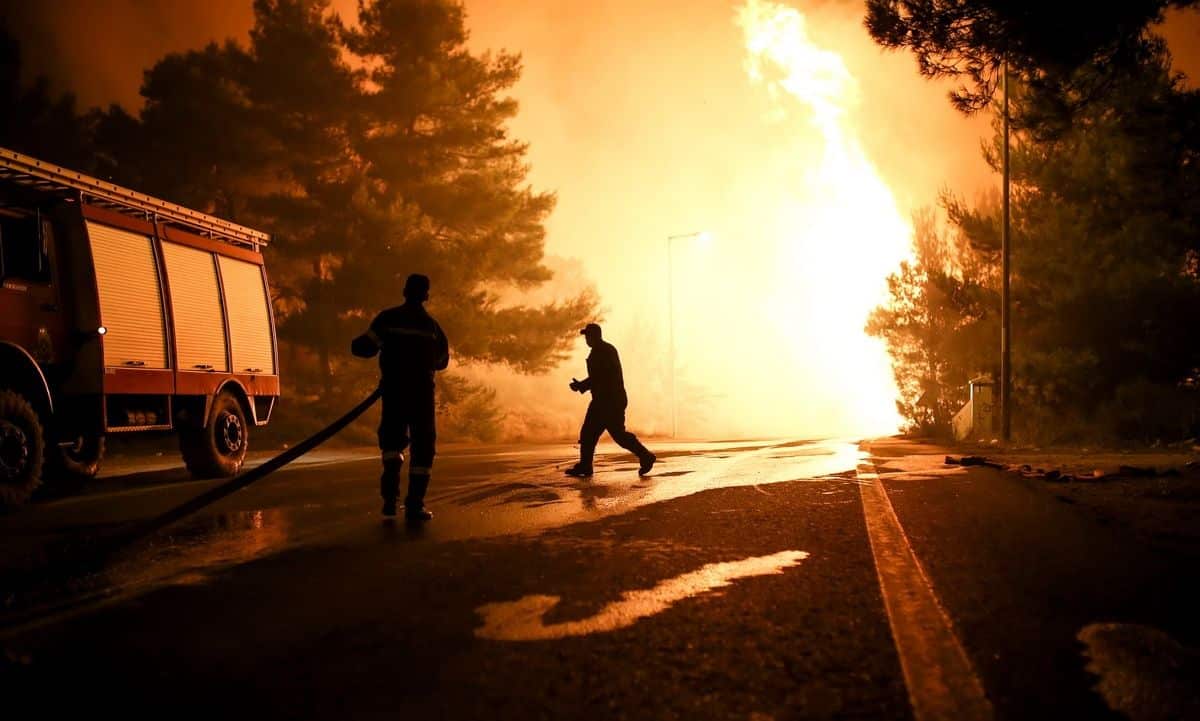 Φωτιά-στην-Κορινθία:-Νέα-ειδοποίηση-του-112-για-την-περιοχή-Κορφιώτισσα