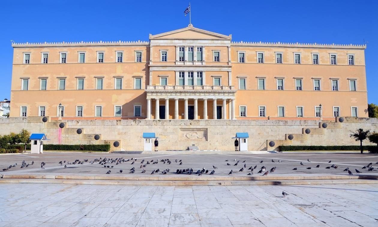 Βουλή-των-Ελλήνων:-Αυλαία-με-την-κατάθεση-του-προσχεδίου-του-προϋπολογισμού-2025