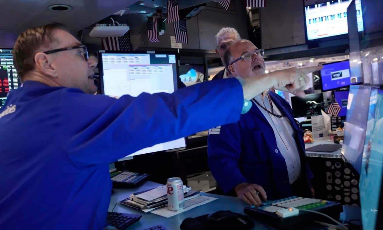 wall-street:-Σε-ελεύθερη-πτώση-ο-dow-jones-–-Ιστορικό-υψηλό-ο-nasdaq