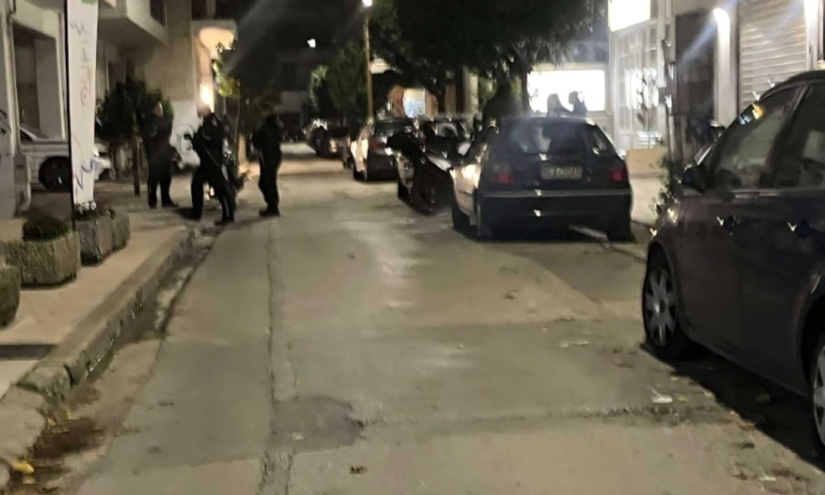Λάρισα:-Κορίτσι-παρασύρθηκε-από-αυτοκίνητο-στο-κέντρο-της-πόλης-–-Εσπευσμένα-στο-Νοσοκομείο