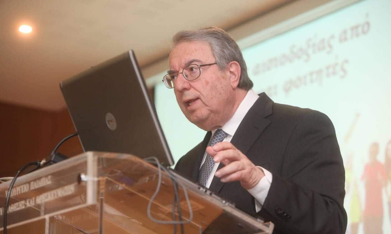 Ο-Μπαμπινιώτης-διορθώνει-δημοσιογράφους-τηλεόρασης-–-Το-ρήμα-«σφετερίζομαι»-και-το-«υπό-το-μηδέν»