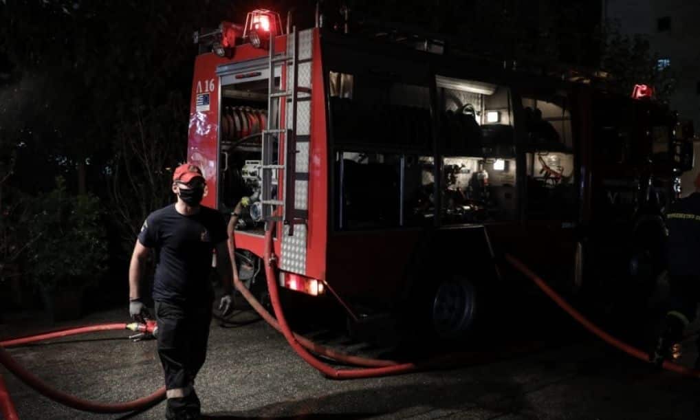 Πατήσια:-Άγνωστοι-έβαλαν-φωτιά-που-κατέστρεψε-επτά-αυτοκίνητα