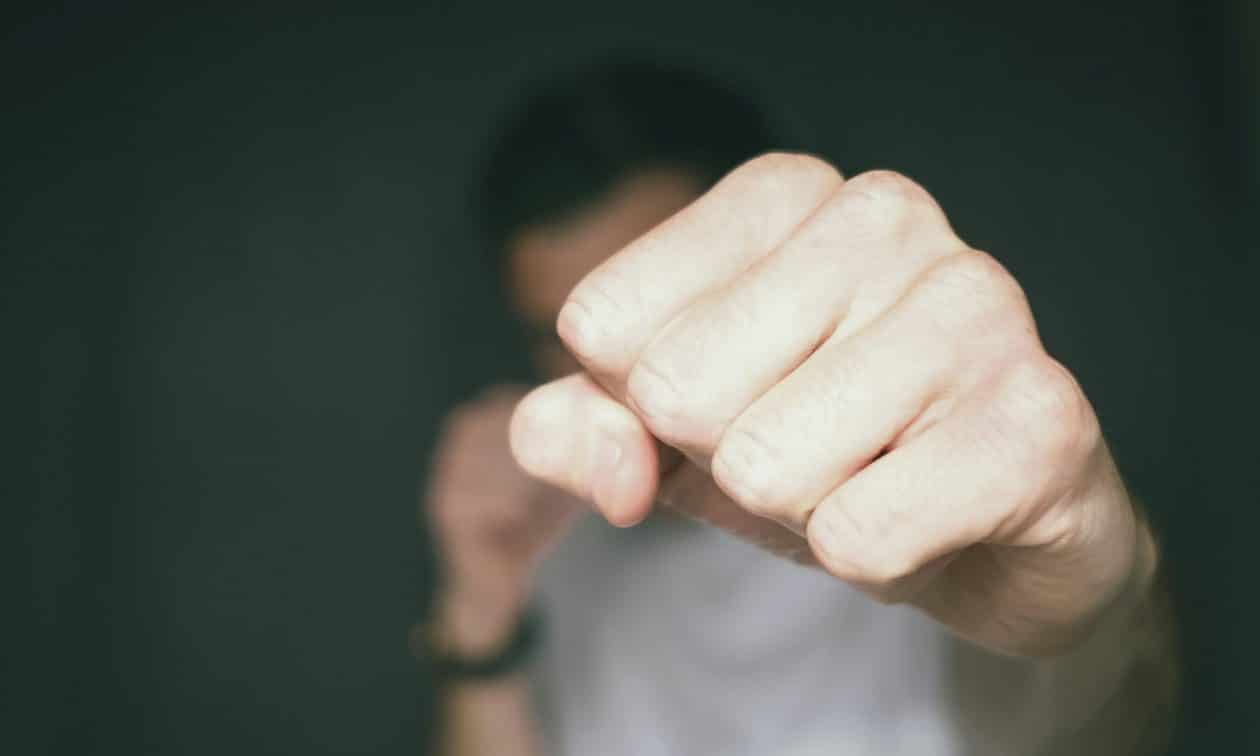 Λάρισα:-Ανήλικοι-ξυλοκόπησαν-άγρια-15χρονο-σε-χωριό-των-Φαρσάλων-–-Συνελήφθησαν-δράστες-και-γονείς