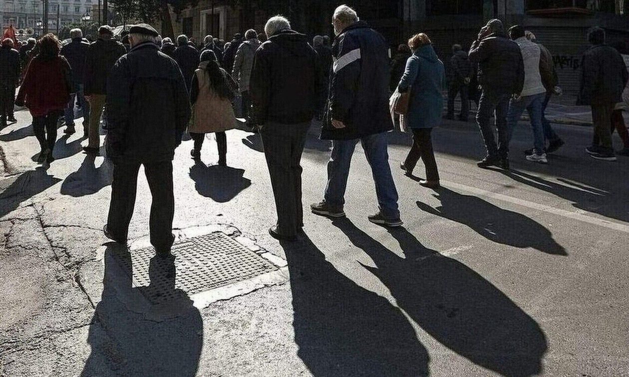 Απόφαση-–-«βόμβα»:-Σύνταξη-σε-άνδρες-υπαλλήλους-με-ανήλικο-και-25ετία-το-2010