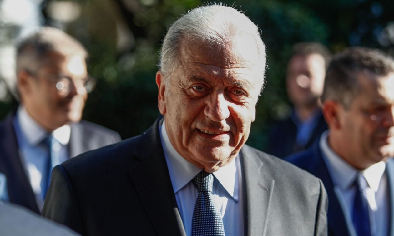 Αβραμόπουλος:-Αυξήσεις-και-στους-ενστόλους-της-ΕΛΑΣ.,-της-Πυροσβεστικής-και-του-Λιμενικού