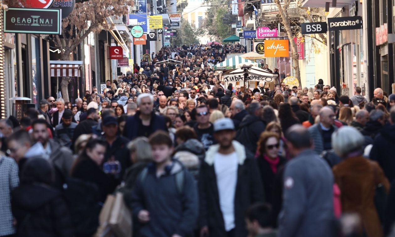 Ωράριο-καταστημάτων:-Τι-ώρα-κλείνουν-σήμερα-Μεγάλο-Σάββατο-(19/04)