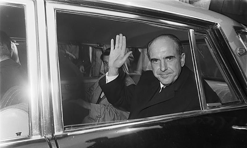 Ανδρέας-Παπανδρέου:-Προς-πώληση-η-θρυλική-mercedes-–-Πόσο-κοστίζει