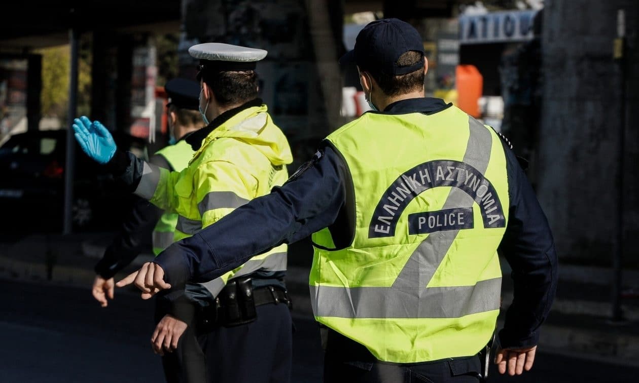 ΟΙ-Έλληνες-οδηγούν-υπό-την-επήρεια-αλκοόλ,-παραβιάζοντας-το-όριο-ταχύτητας-και-τα-κόκκινα-φανάρια