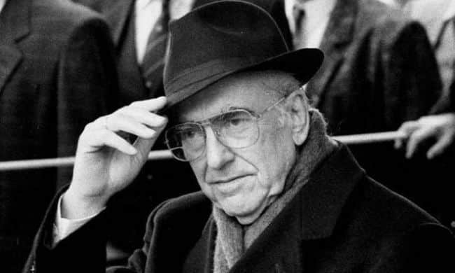 Πωλήθηκε-η-mercedes-του-Ανδρέα-Παπανδρέου:-Ο-νέος-ιδιοκτήτης-και-η-αγάπη-του-για-το-ΠΑΣΟΚ