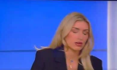 ΗΠΑ:-Η-πολιτική-σχολιάστρια-Κάμριν-Κίνσεϊ-λιποθύμησε-ζωντανά-στο-fox-news-–-Το-βίντεο