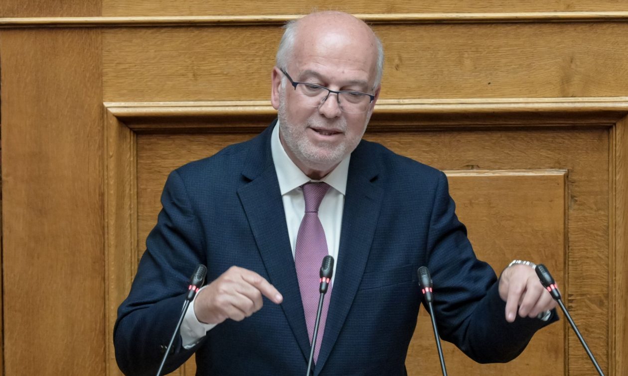 «Κόκκινο-πανί»-ο-Φλωρίδης-για-την-αντιπολίτευση-–-Άγριες-κόντρες-για-Τέμπη-και-offshore