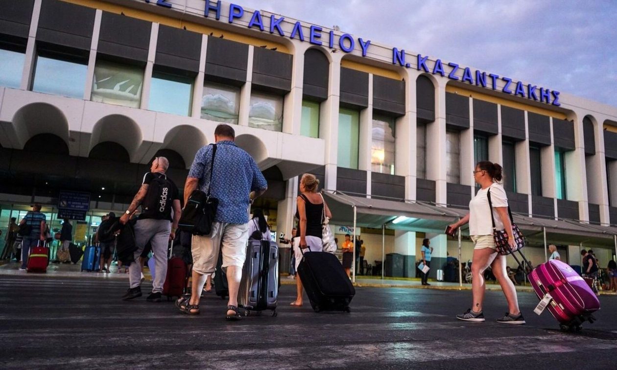Κρήτη:-Μεθυσμένος-Βρετανός-επιτέθηκε-στη-σύζυγό-του-μόλις-προσγειώθηκαν-στο-αεροδρόμιο