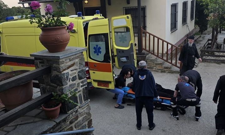 Άγιον-Όρος:-Αιματηρό-επεισόδιο-με-τραυματισμό-μοναχού-στο-Αντιπροσωπείο-της-Μονής-Εσφιγμένου