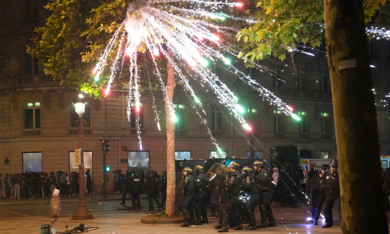 Επεισόδια-στο-Παρίσι:-81-συλλήψεις-στους-πανηγυρισμούς-για-τη-νίκη-της-Παρί-Σεν-Ζερμ