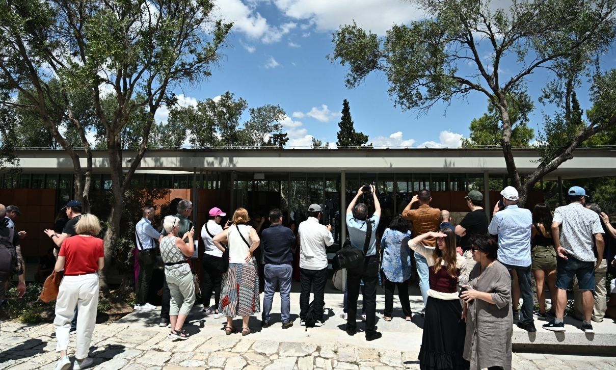 Ακρόπολη:-Παραδόθηκε-στους-πολίτες-το-Νέο-Πωλητήριο-του-αρχαιολογικού-χώρου