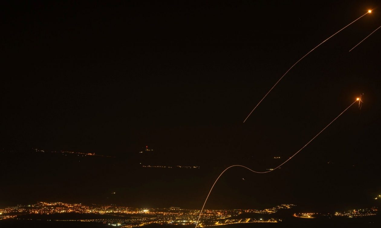 Δύο-πύραυλοι-εκτοξεύτηκαν-από-τη-Συρία-στο-Ισράηλ-–-Ανταπέδωσε-το-ισραηλινό-πυροβολικό