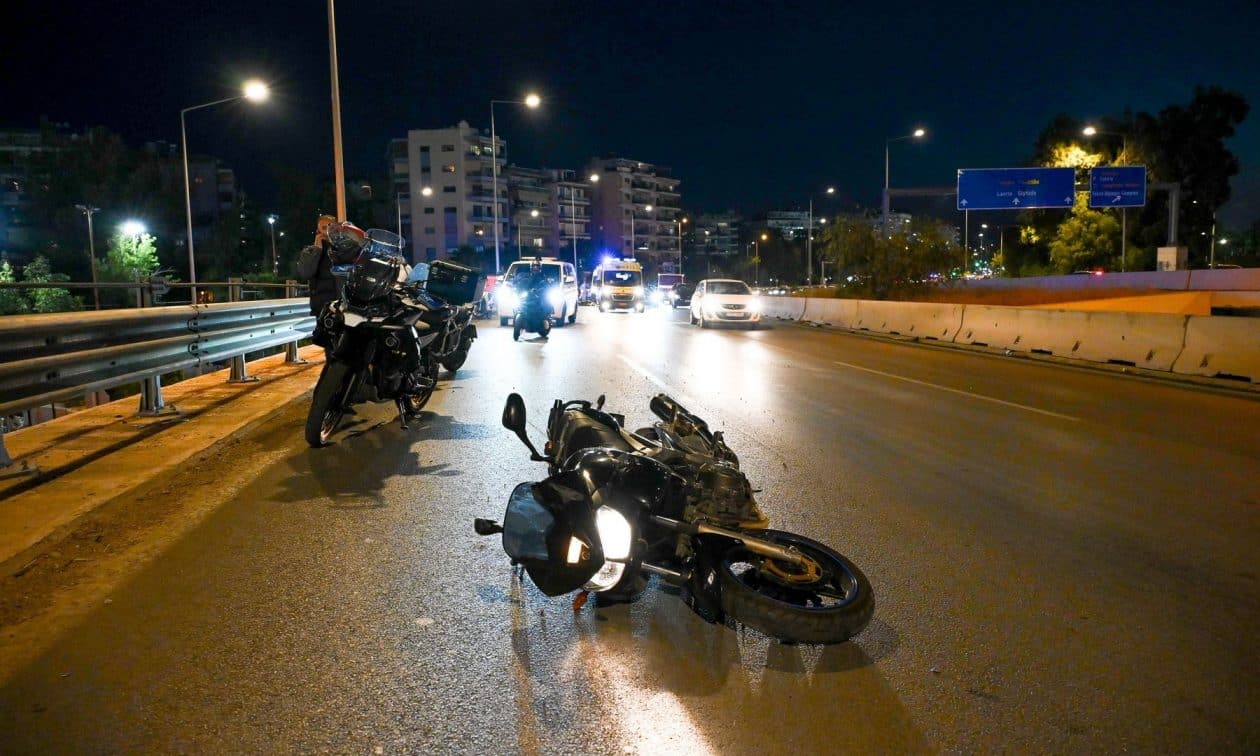 Σοβαρό-τροχαίο-με-μηχανή-στην-Ποσειδώνος-–-Δύο-τραυματίες