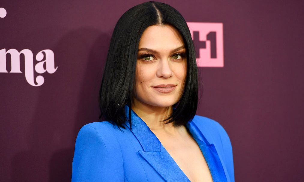 jessie-j:-Η-τραγουδίστρια-διαγνώστηκε-με-καρκίνο-του-μαστού-–-«Χρειάζομαι-μια-αγκαλιά»