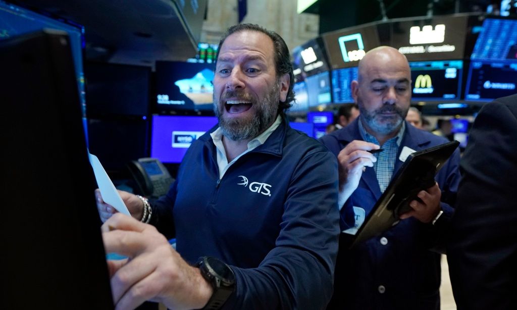 wall-street:-Απώλειες-για-τον-dow-jones-–-«Γλύτωσαν»-nasdaq-και-s&p-500