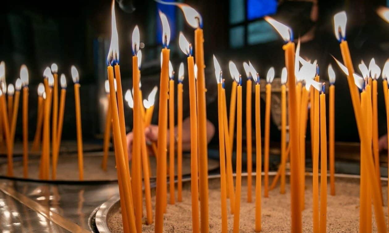Ψυχοσάββατο:-Γιατί-το-καθιέρωσε-η-Εκκλησία-–-Η-σημασία-του-και-η-διαφορά-με-τα-κόλλυβα