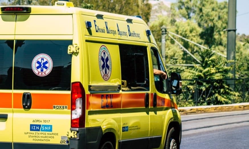 Τροχαίο-στο-Ηράκλειο:-Αυτοκίνητο-εξετράπη-της-πορείας-του-–-Νεκρή-89χρονη,-τρεις-τραυματίες