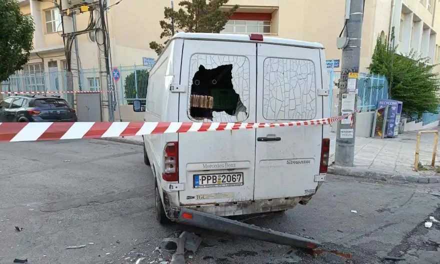 Περιστέρι:-Σκηνές-«Φαρ-Ουέστ»-–-Πυροβολισμοί-μεταξύ-μοτοσικλέτας-και-ΙΧ