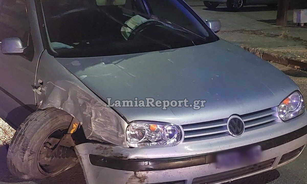Τροχαίο-ατύχημα-στη-Λαμία:-Αυτοκίνητο-έπεσε-πάνω-σε-σταθμευμένο-Ι.Χ