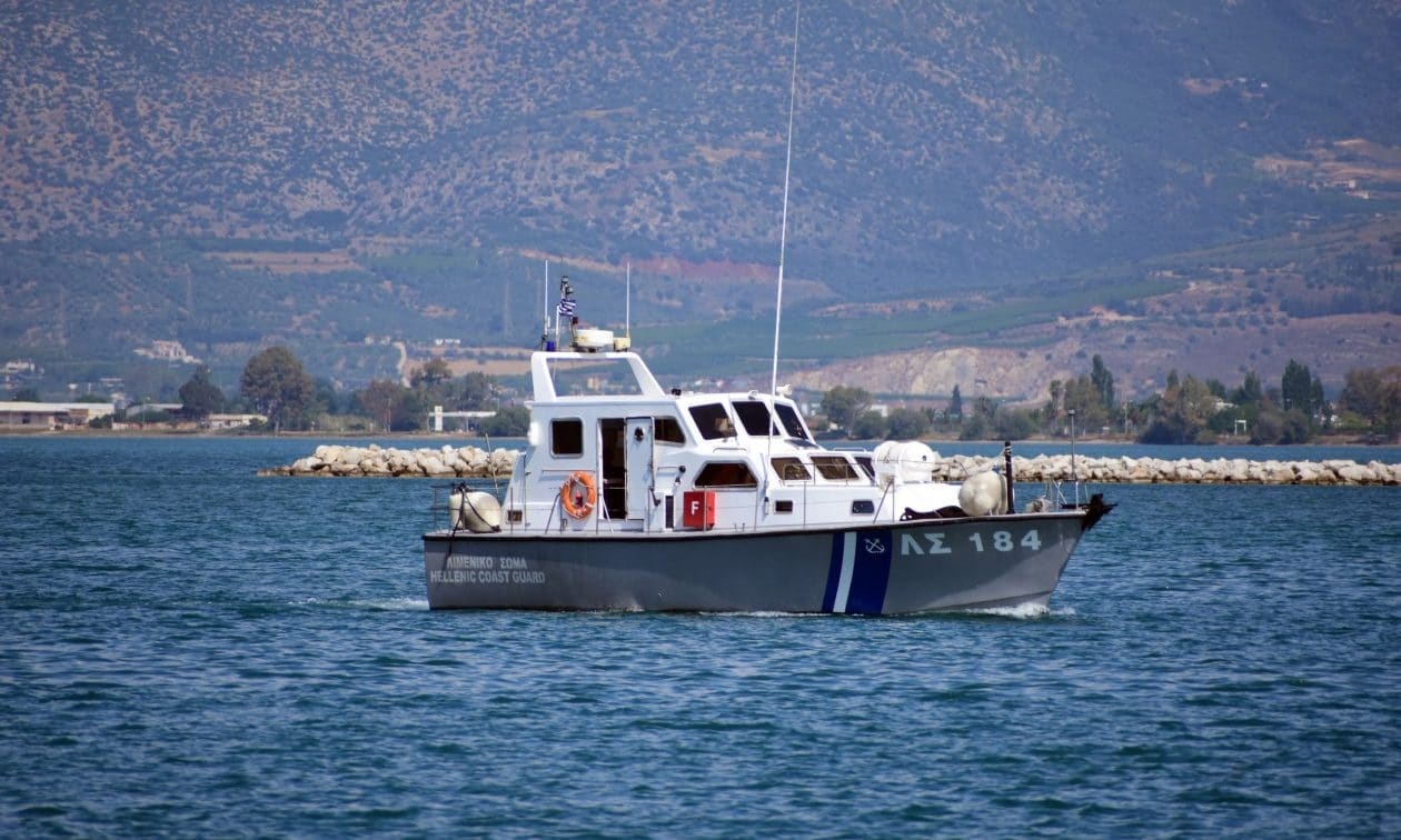 Μηχανική-βλάβη-σε-πλοίο-με-137-επιβάτες-που-πλέει-προς-το-λιμάνι-του-Λαυρίου