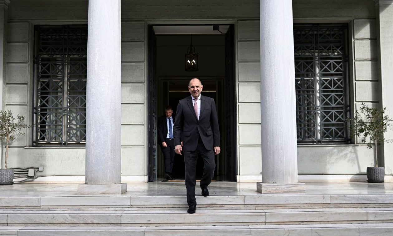 Τα-επόμενα-βήματα-της-Ελλάδας-στη-Λιβύη:-Το-ταξίδι-Γεραπετρίτη-και-οι-νέες-ισορροπίες