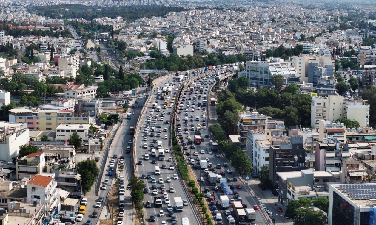 Κίνηση-τώρα:-Στο-«κόκκινο»-ο-Κηφισός-–-Πάνω-από-μισή-ώρα-οι-καθυστερήσεις-στην-Αττική-Οδό