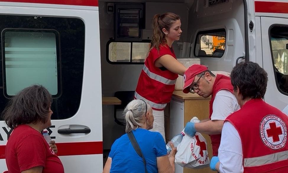 Ο-Ελληνικός-Ερυθρός-Σταυρός-ενίσχυσε-τους-άστεγους-συνανθρώπους-μας-εν-μέσω-καύσωνα