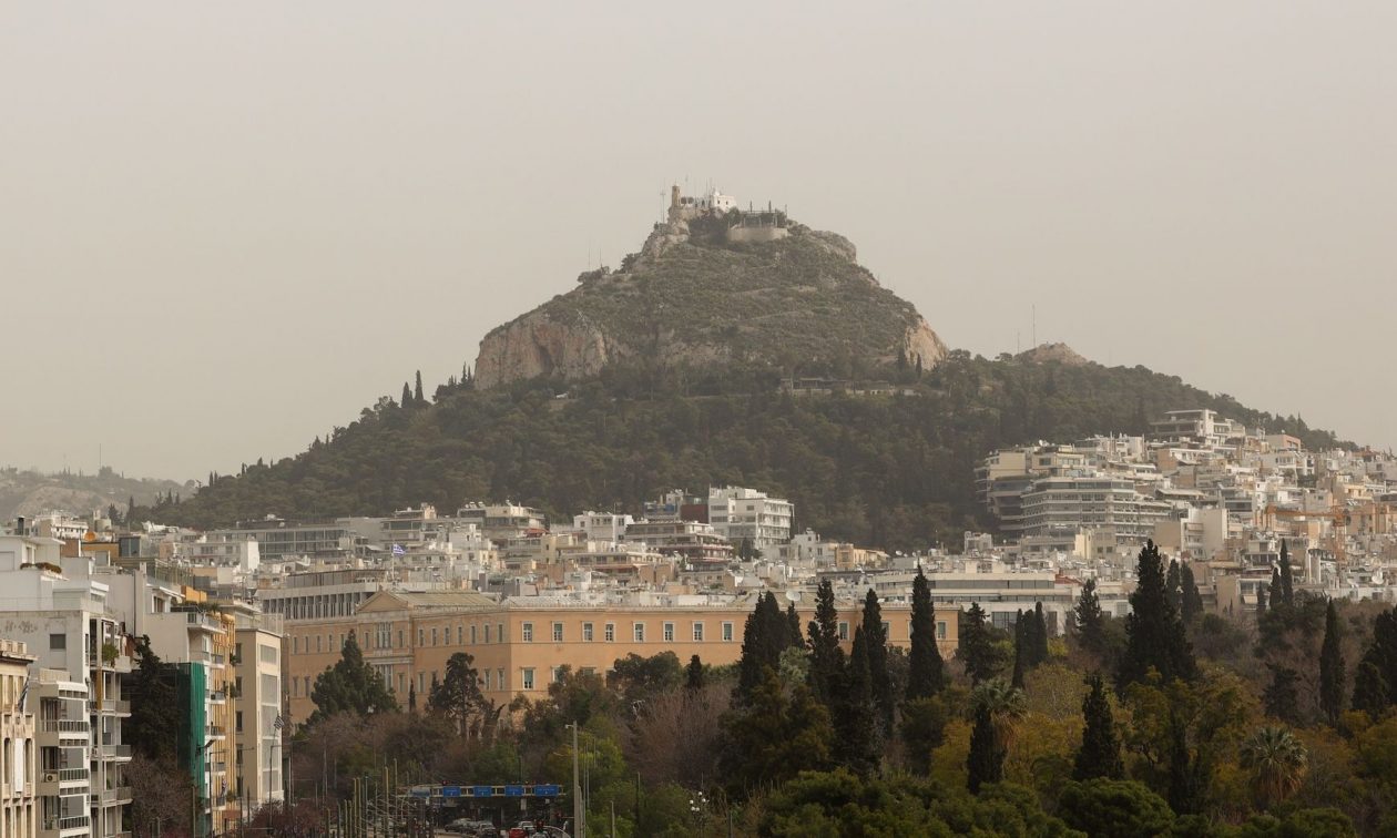 Υψηλός-κίνδυνος-φωτιάς:-Κλειστός-ο-Λυκαβηττός-–-Σε-επιφυλακή-ο-Δήμος-Αθηναίων