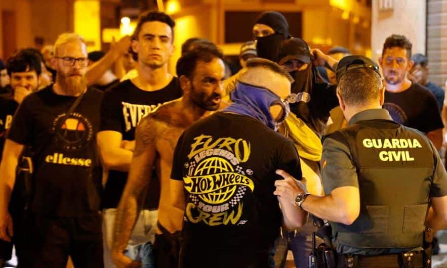 Ισπανία:-Πολλοί-τραυματίες-στη-δεύτερη-νύχτα-ταραχών-κατά-μεταναστών-στη-Μούρθια