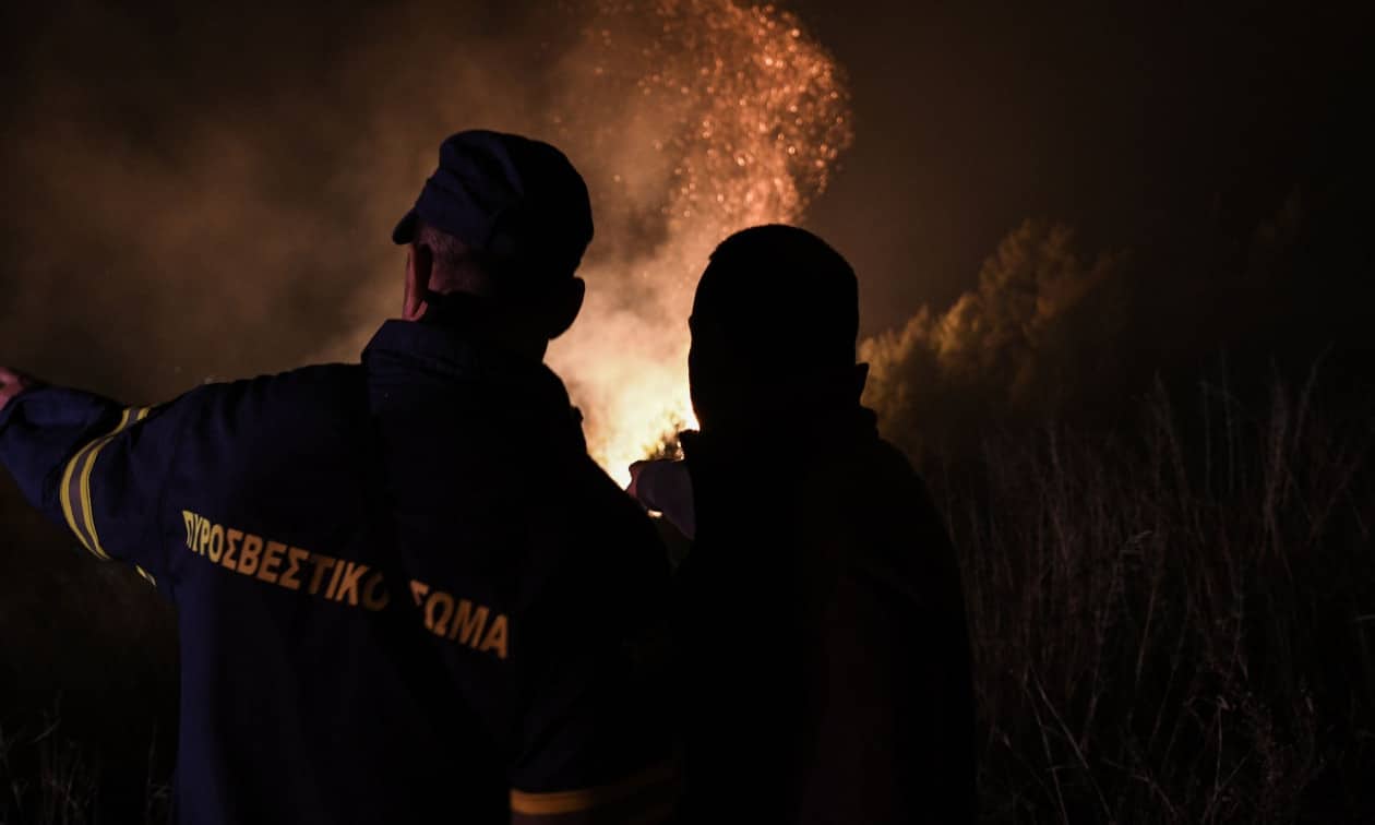 Φωτιά-στα-Μέγαρα-–-Κοντά-στο-πεδίο-βολής-το-μέτωπο