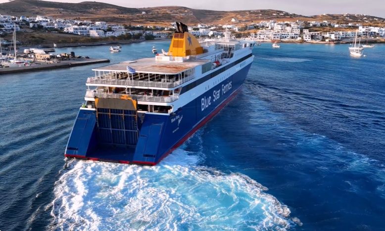 Κουφονήσια:-Το-blue-star-naxos-έδεσε-σε-2-λεπτά-–-Δείτε-βίντεο-με-τη-μανούβρα-«μαέστρου»-καπετάνιου