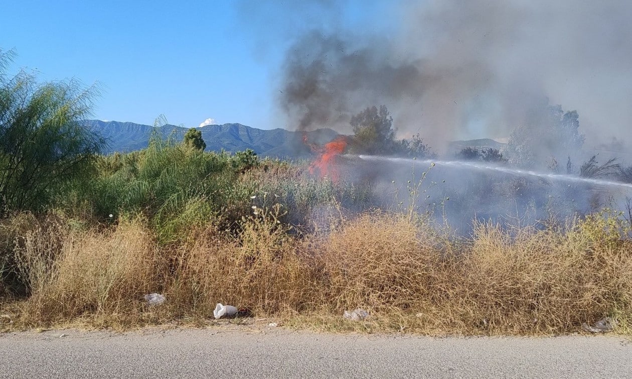 Φωτιά-στην-Ξάνθη-–-Επιχειρούν-και-εναέρια-μέσα