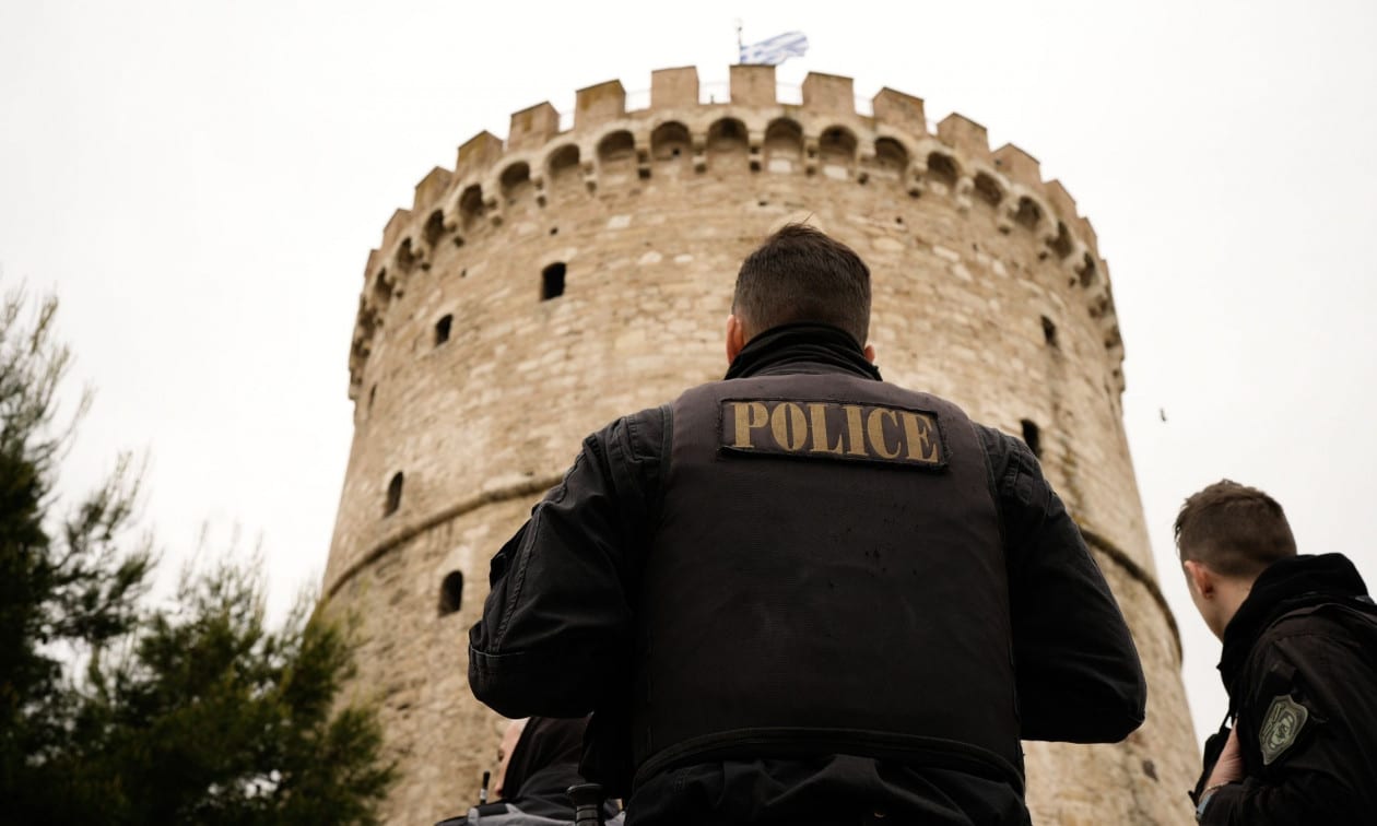 Θεσσαλονίκη:-Συνελήφθη-53χρονη-αστυνομικός-–-Την-κατήγγειλε-ο-εν-διαστάσει-σύζυγός-της-για-απειλή