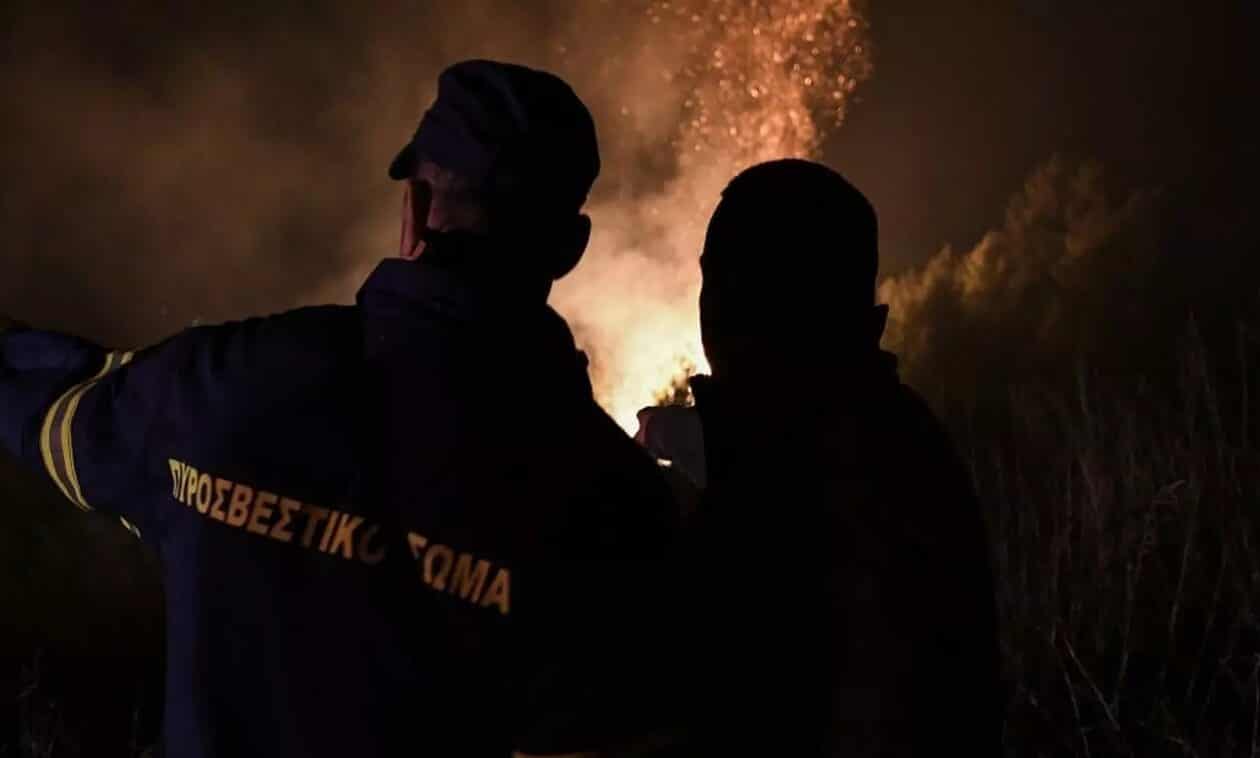 Δύσκολο-βράδυ-στη-Μεσσηνία:-Μαίνεται-η-φωτιά-–-Πλησιάζει-το-χωριό-Αετός