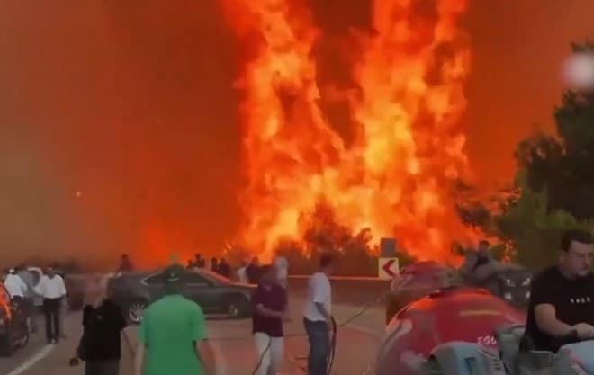 Τεράστιες-φωτιές-στην-Τουρκία-–-3.500-άτομα-απομακρύνθηκαν-από-τα-σπίτια-τους-στην-Προύσα
