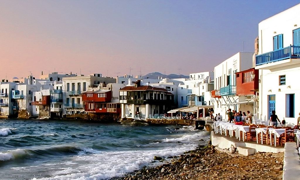 ΑΑΔΕ:-Μαζικοί-έλεγχοι-για-φοροδιαφυγή-σε-όλο-το-Αιγαίο-–-Πρόστιμα-και-λουκέτα