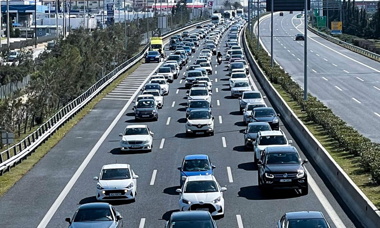 ‘Εξοδος-μετ-εμποδίων:-Σημειωτόν-τα-αυτοκίνητα-από-τα-Άνω-Φούσα-μέχρι-τα-Μέγαρα