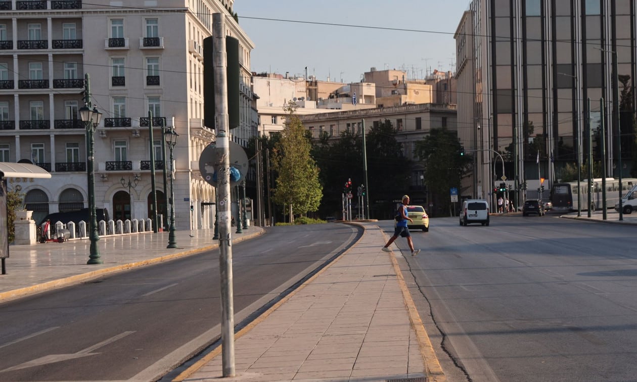 Άδεια-η-Αθήνα:-Σιωπή-από-το-Σύνταγμα-ως-τη-Βασιλίσσης-Σοφίας