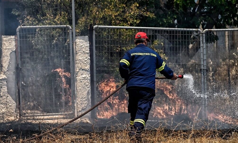 Φωτιά-στην-Αργολίδα:-Σε-κρίσιμη-κατάσταση-πυροσβέστης-που-έπεσε-στα-βράχια